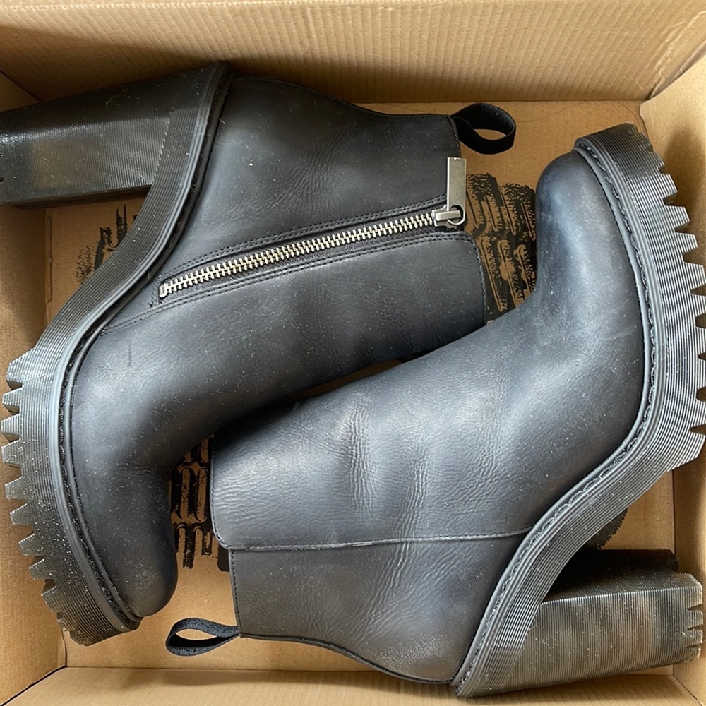 Dr. Martens Magdalena